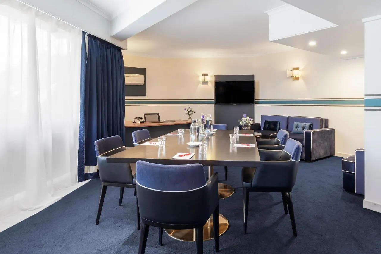 Hotel Ramada By Wyndham Diplomat Canberra