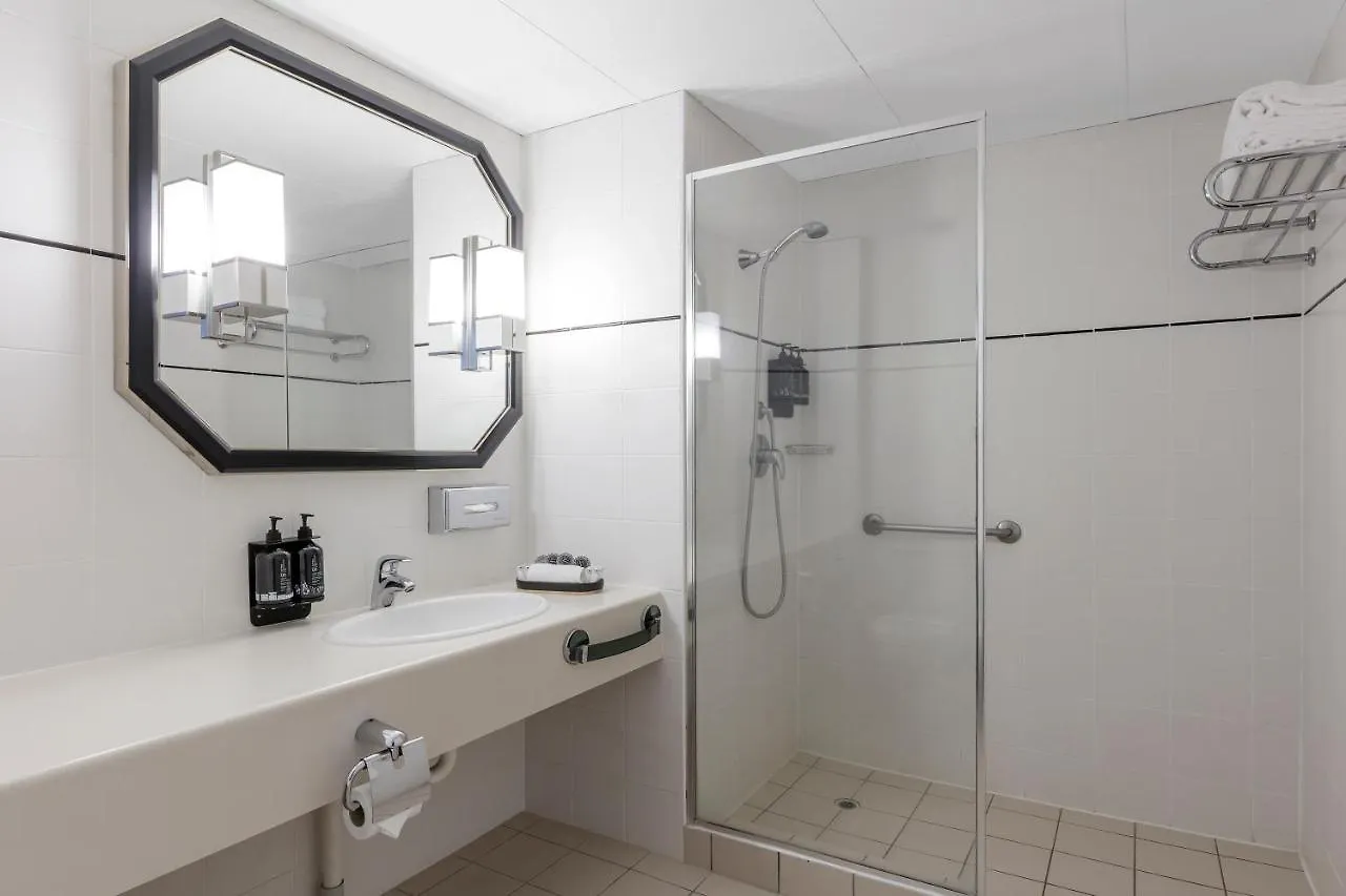 Ramada By Wyndham Diplomat Canberra