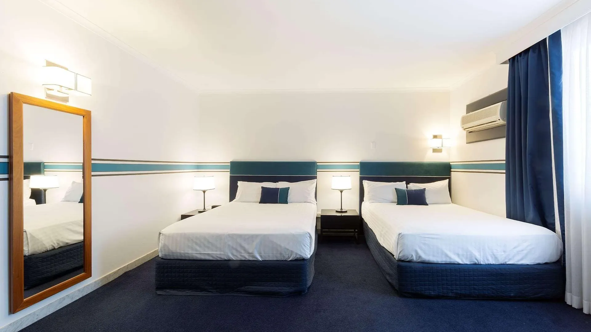 Ramada By Wyndham Diplomat Canberra Hotel