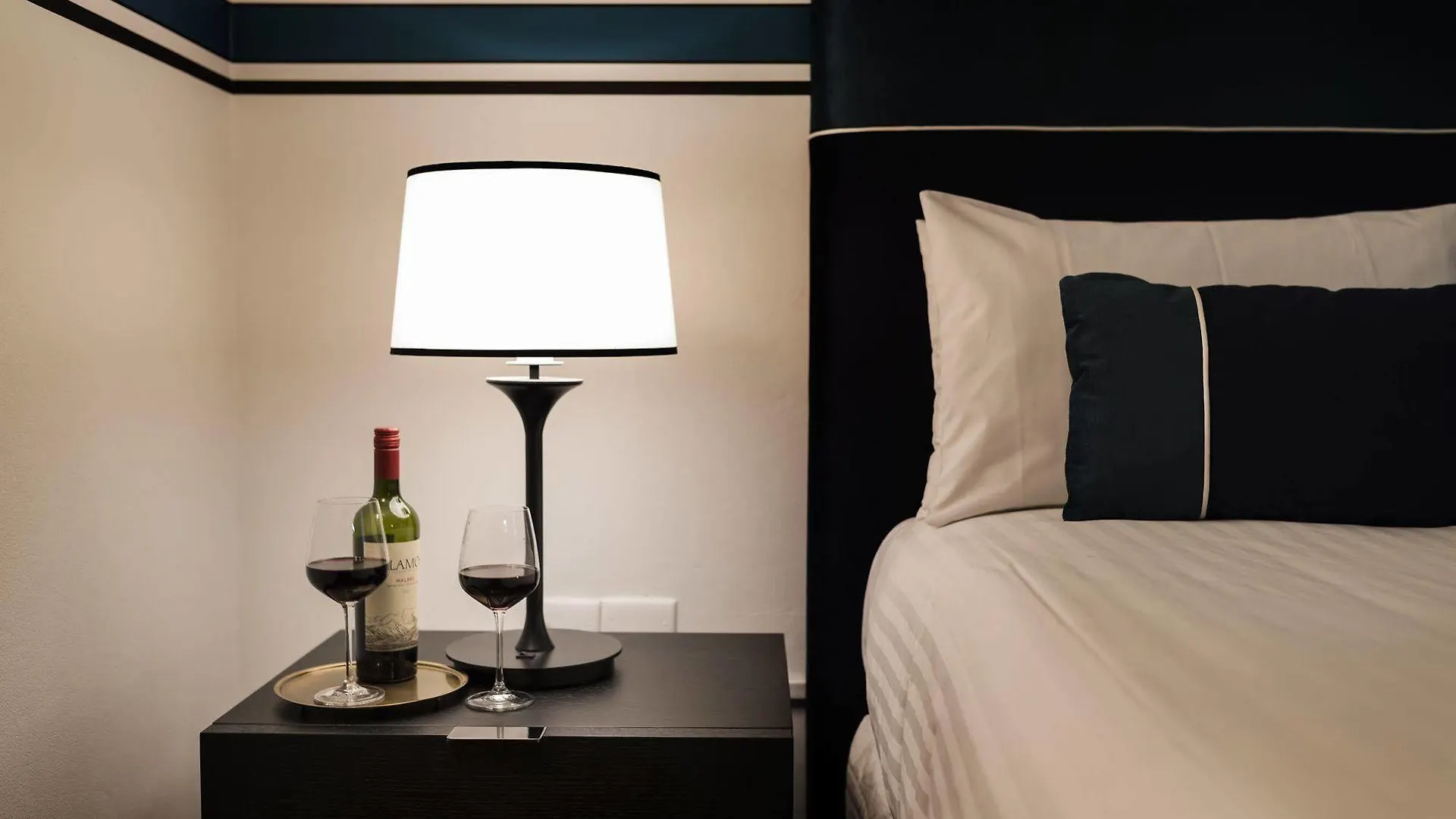 Ramada By Wyndham Diplomat Canberra 4*,  Australie