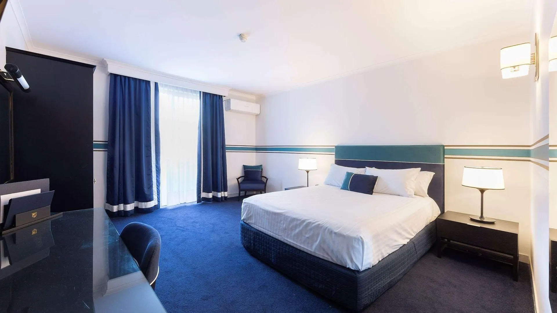 Hotel Ramada By Wyndham Diplomat Canberra