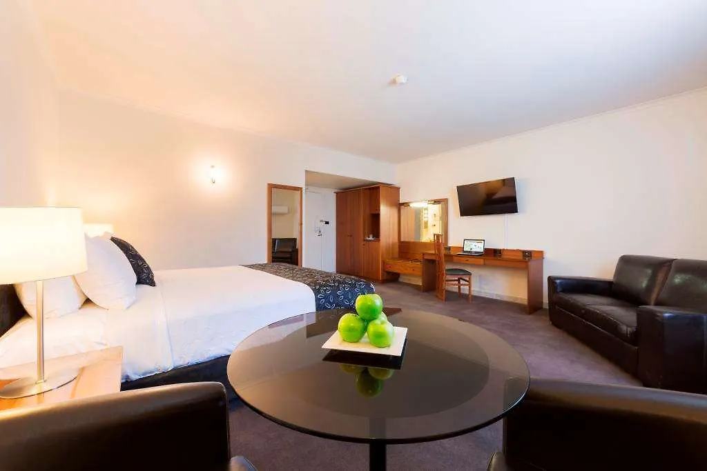 Ramada By Wyndham Diplomat Canberra